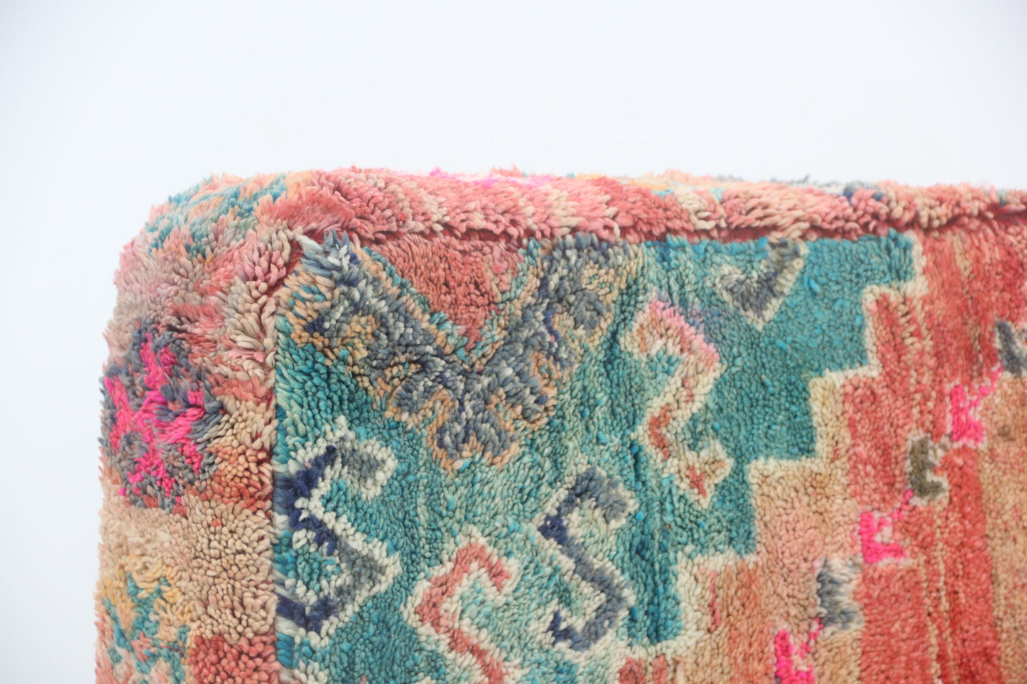 limovera Aylan Moroccan pouf