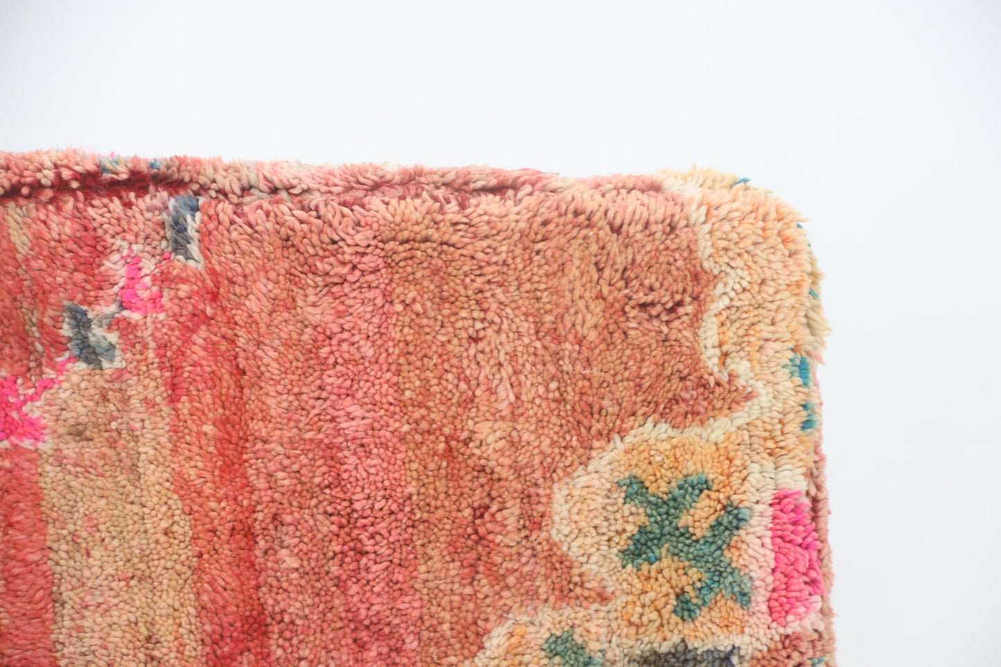 limovera Azenzar  Moroccan pouf